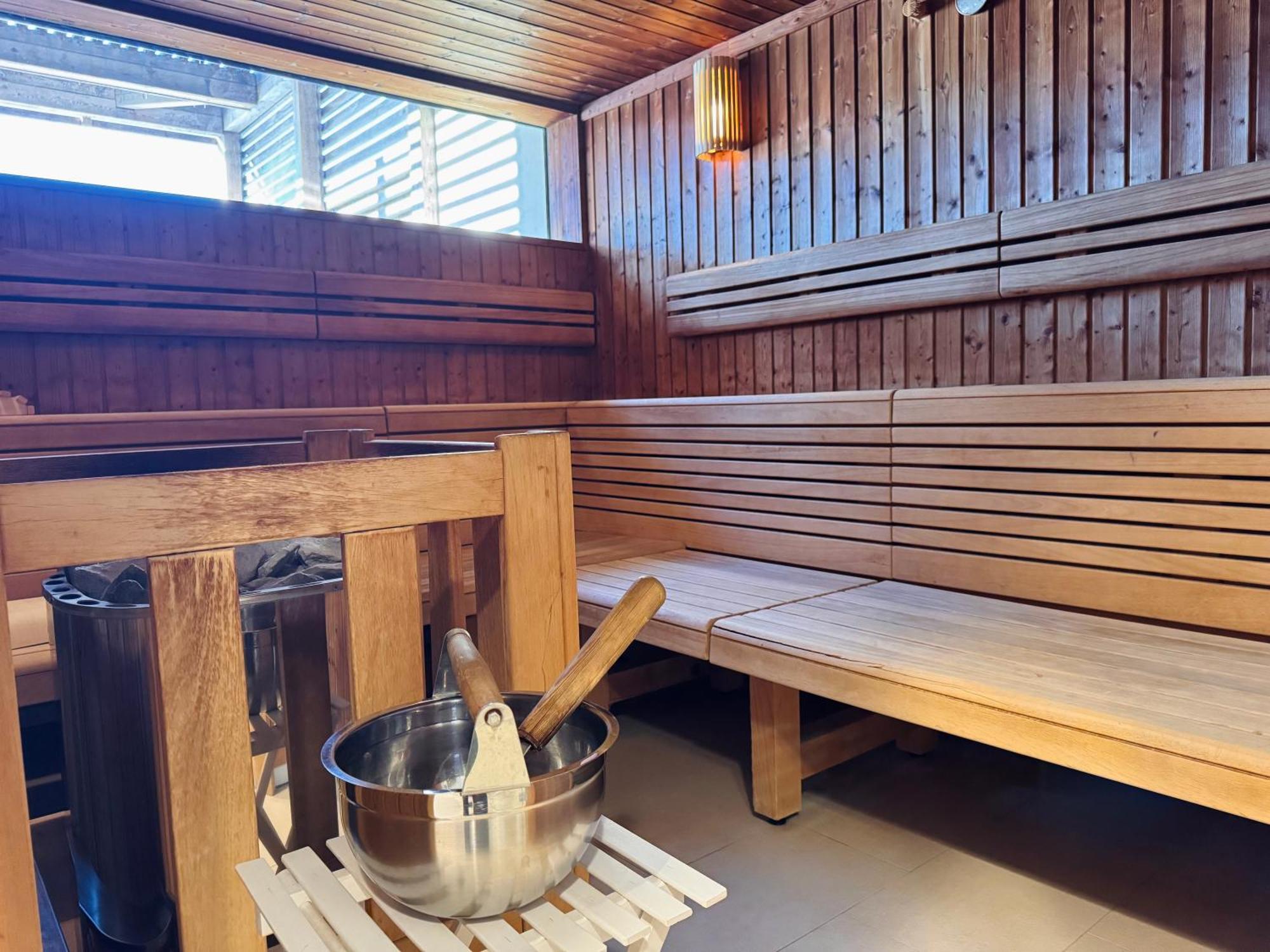 Spirodom Hotel 4*