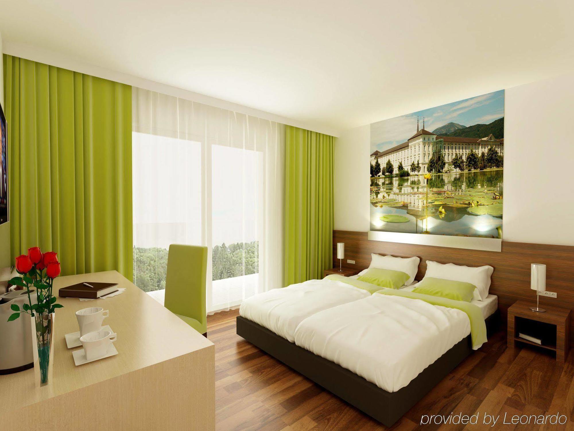 Spirodom Hotel 4*