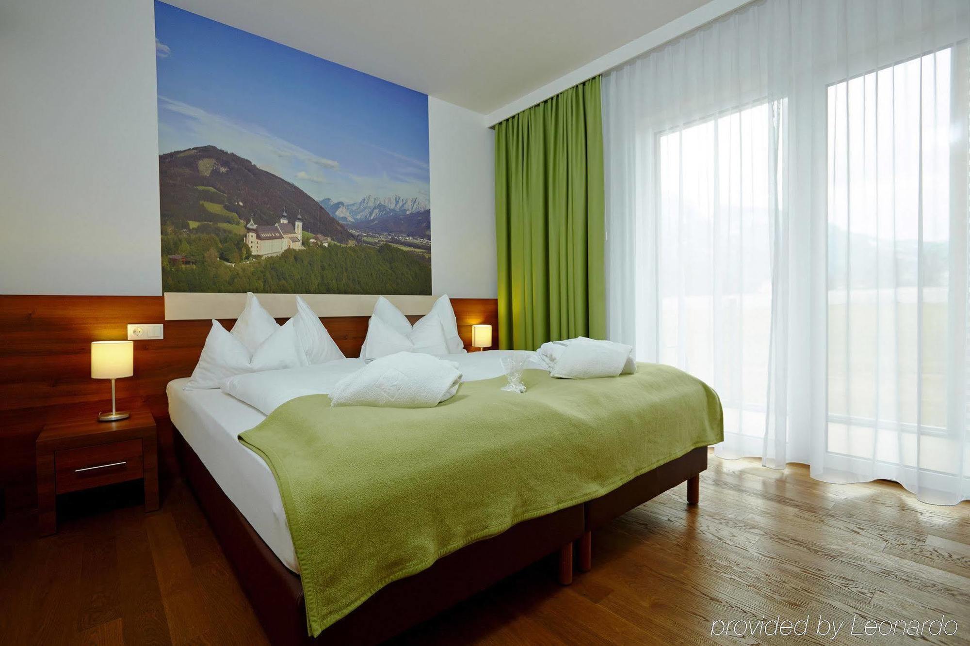 Spirodom Hotel 4*
